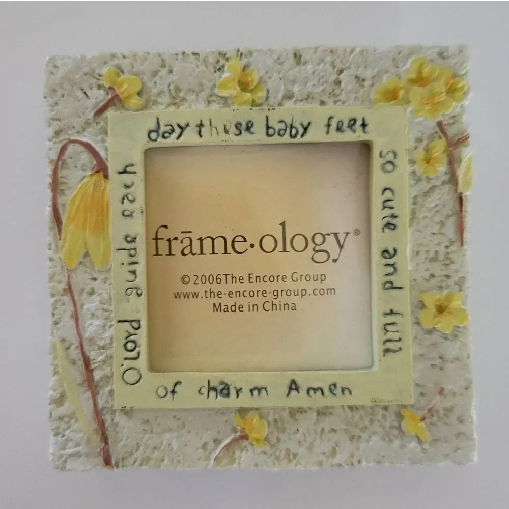 Frame•ology Set of 2 Square Resin Frames